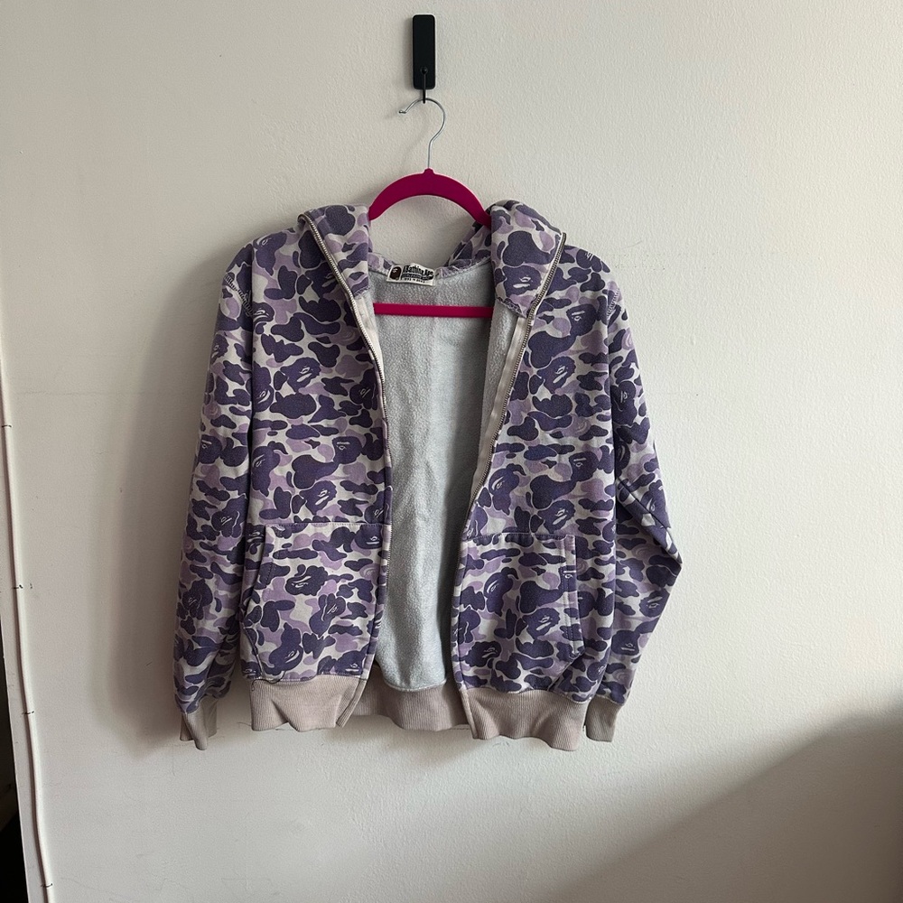 BAPE sweatshirt. Size S. Zipper is broken. Price reflects. Authentic obv.